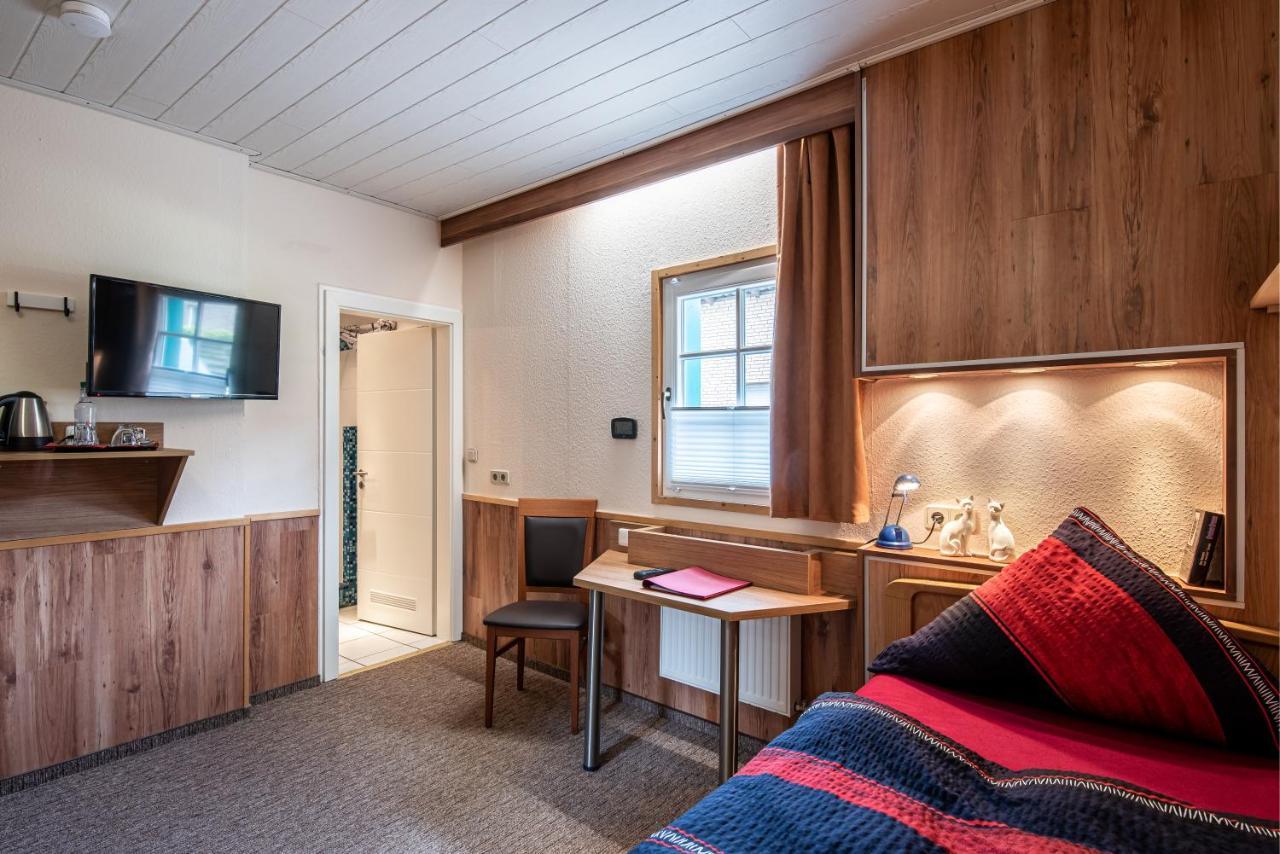 Land-Hotel Zum Schwan, Garni Weilerswist-Metternich, 3 E-Ladestationen, Naehe Phantasialand, Palmenparadies Euskirchen Экстерьер фото