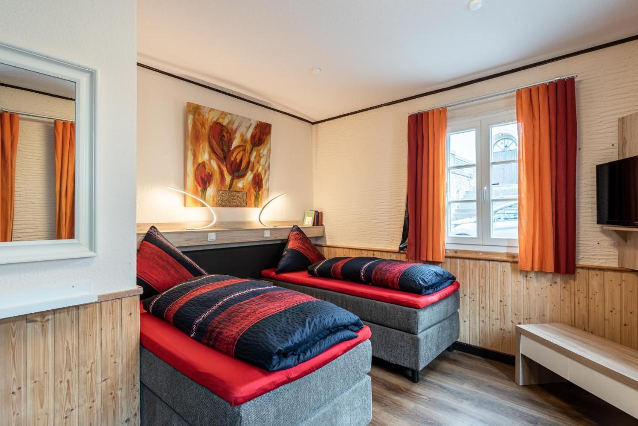 Land-Hotel Zum Schwan, Garni Weilerswist-Metternich, 3 E-Ladestationen, Naehe Phantasialand, Palmenparadies Euskirchen Экстерьер фото