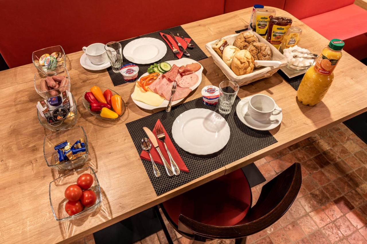 Land-Hotel Zum Schwan, Garni Weilerswist-Metternich, 3 E-Ladestationen, Naehe Phantasialand, Palmenparadies Euskirchen Экстерьер фото