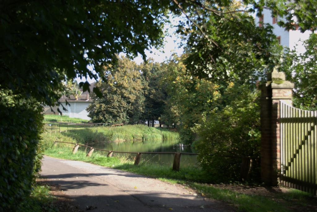 Land-Hotel Zum Schwan, Garni Weilerswist-Metternich, 3 E-Ladestationen, Naehe Phantasialand, Palmenparadies Euskirchen Экстерьер фото